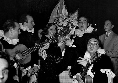 La Tuna con su Madrina en el Casino de Murcia (A�o 1965)